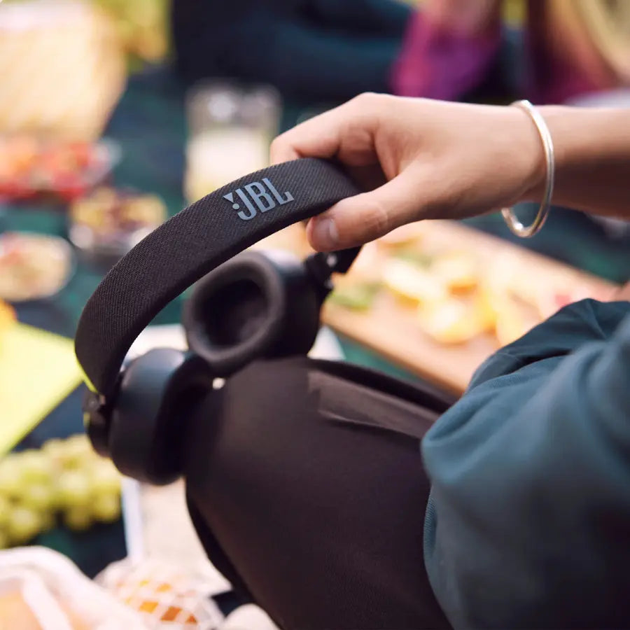 JBL 675 NC wireless true adaptive noise cancelling